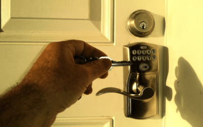 Broken Door? | Fix It Yourself Or Call a Locksmiths In Ocala
